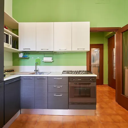 - Free Parking, Close To Center *