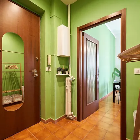 - Free Parking, Close To Center Apartment